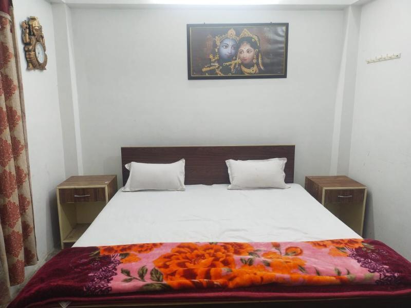 Отель Shree Krishna Garden Jhusi Экстерьер фото