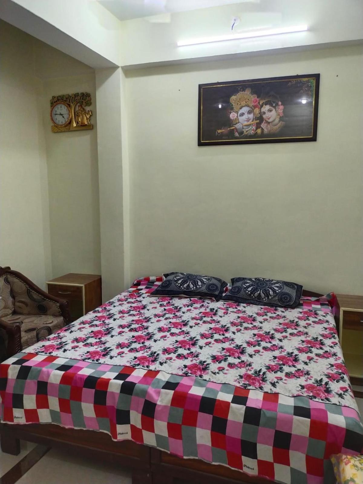 Отель Shree Krishna Garden Jhusi Экстерьер фото